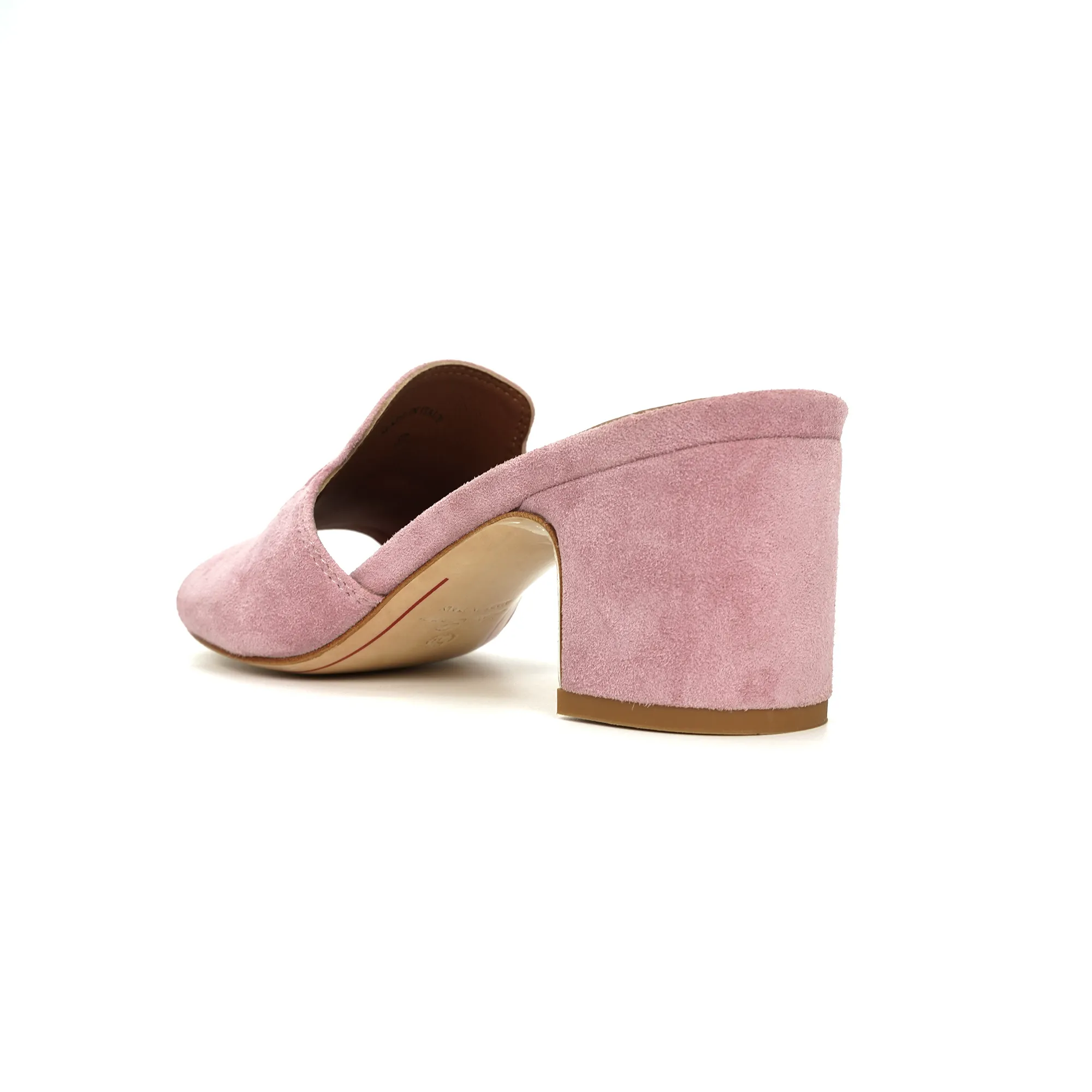 👟👟Ex-factory price 440👟👟 Genuine leather sole +30 suede sheepskin slippers with a strap decorated with Loro Piana My Charms charms and decorated with tone-on-tone stitching. Sophisticated and feminine, it pairs well with both city and resort looks. For those looking for an elegant upgrade, the summer glamor slipper is known for its slim open-back silhouette. size: 35-44 (custom-made sizes 43 and 44 are non-returnable) Upper: imported suede sheep leather (sheep), cowhide ostrich pattern, cowhide snake pattern Lining: imported high-grade mixed sheep silk Heel height: 5.5CM